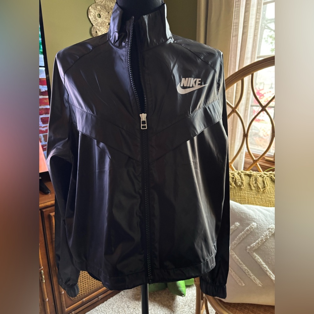 Nike Black Lightweight Jacket w/Fannypack